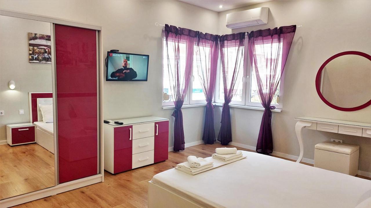 Апартамент Pink & Blue - 2Bdr With Balcony - Wi-Fi 바르나 외부 사진
