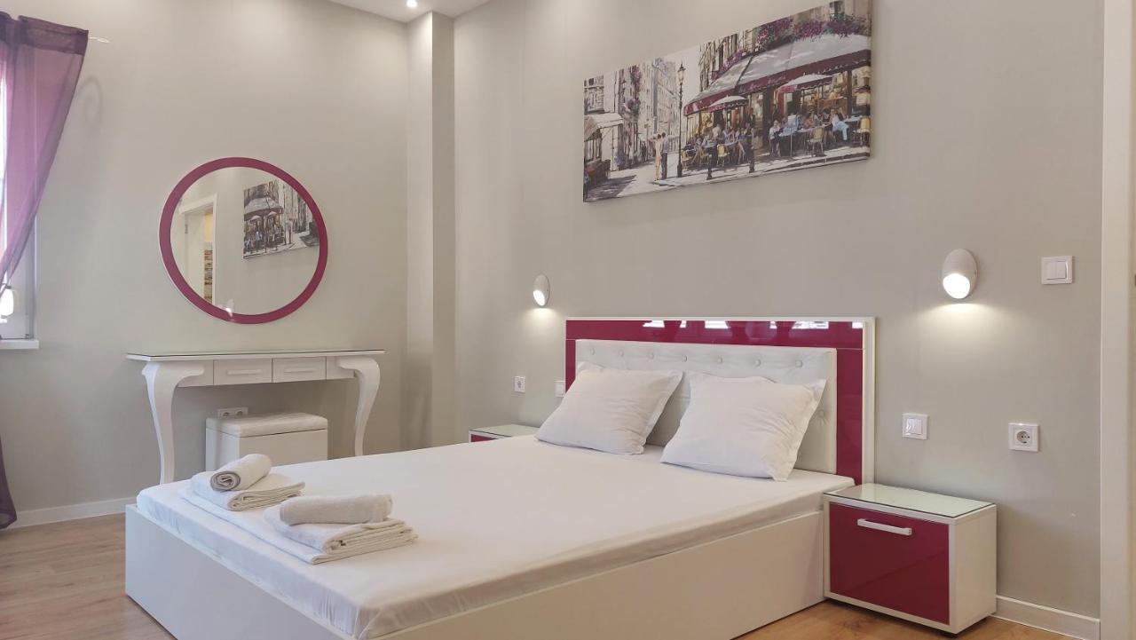 Апартамент Pink & Blue - 2Bdr With Balcony - Wi-Fi 바르나 외부 사진