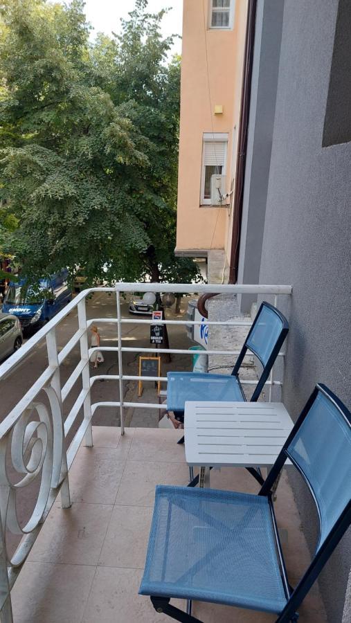 Апартамент Pink & Blue - 2Bdr With Balcony - Wi-Fi 바르나 외부 사진