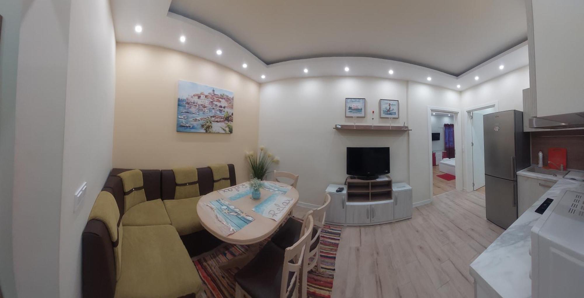 Апартамент Pink & Blue - 2Bdr With Balcony - Wi-Fi 바르나 외부 사진