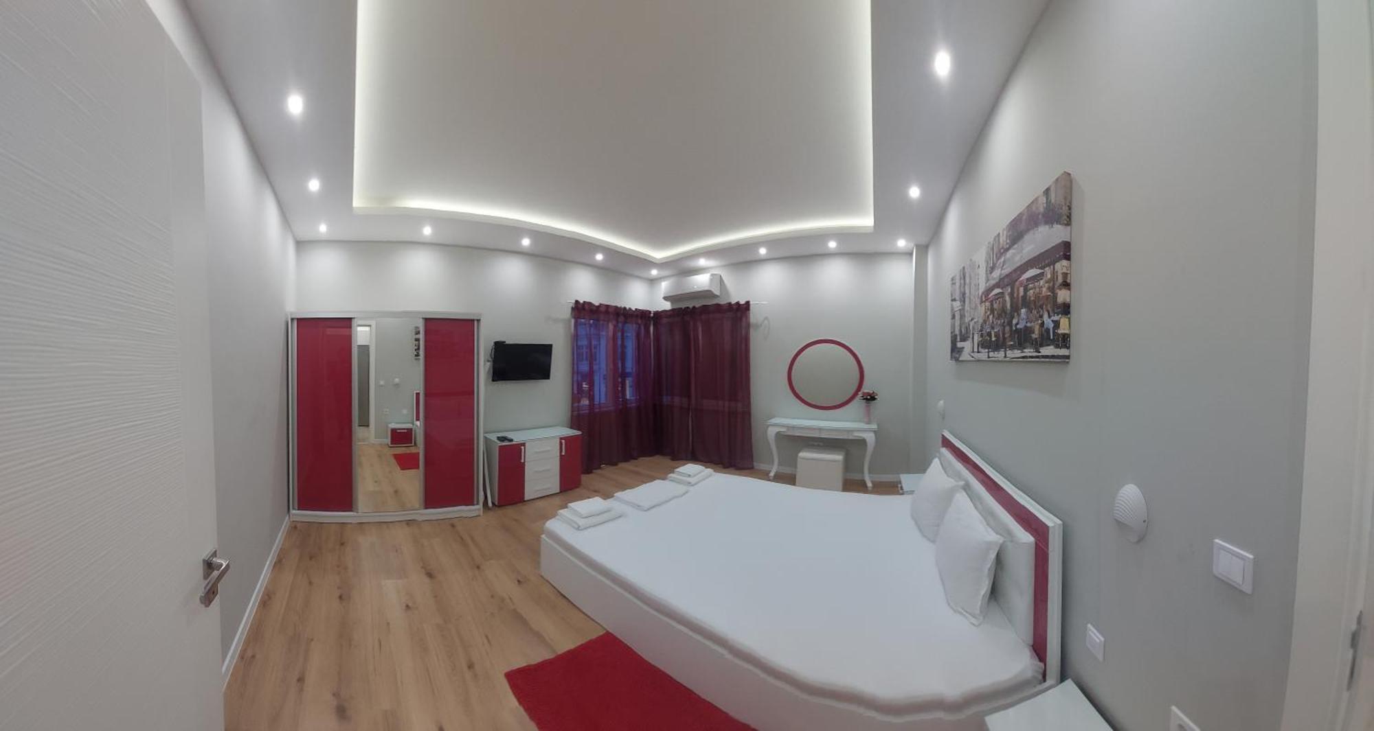 Апартамент Pink & Blue - 2Bdr With Balcony - Wi-Fi 바르나 외부 사진